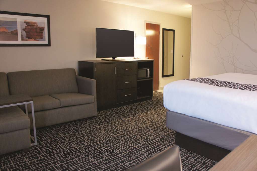 La Quinta By Wyndham Colorado Springs North Hotel Room photo